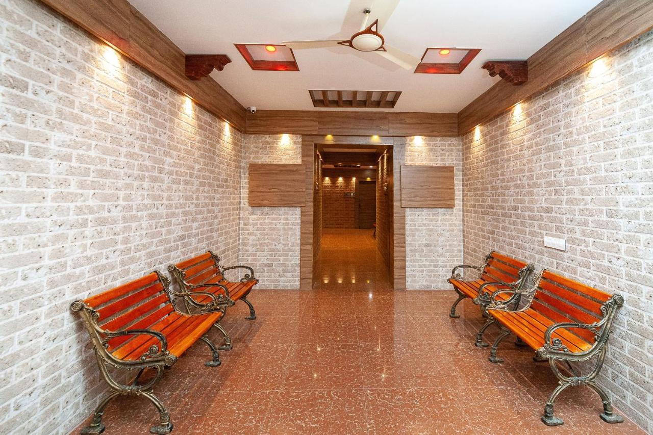 Oyo 29859 Rds Guest House Ambur Extérieur photo